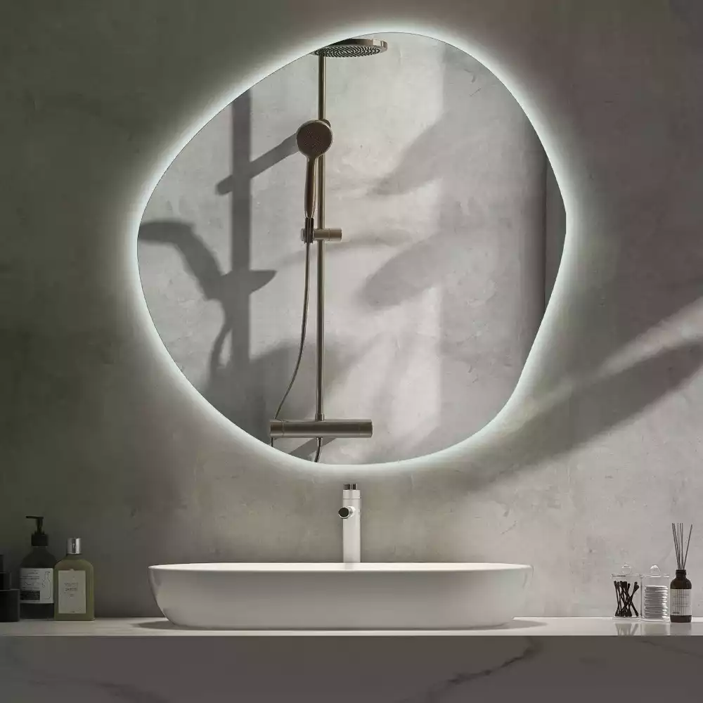 Nieregularne lustro podświetlane w stylu minimalistycznym na ścianę