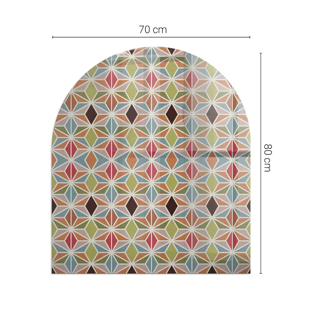 Półowalna szyba ochronna pod kominek z geometrycznym wzorem siatki