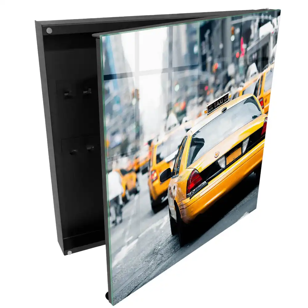 Szafka na klucze żywiołowa scena z taksówkami na ulicy miasta