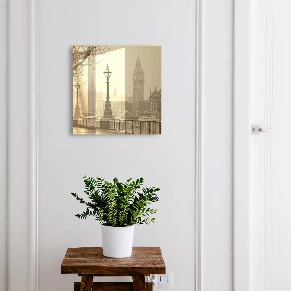 Szafka na klucze zabytkowa architektura wśród mgły