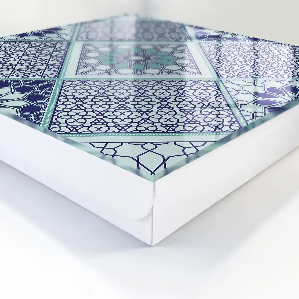 Szafka na klucze geometria i elegancja w odcieniach niebieskiego
