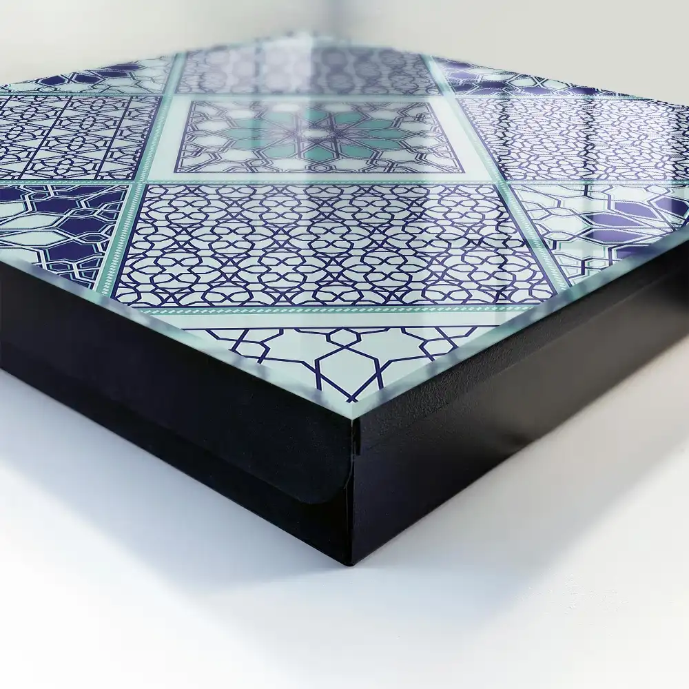 Szafka na klucze geometria i elegancja w odcieniach niebieskiego