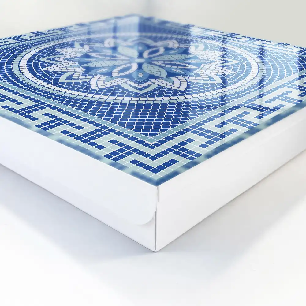 Skrzyneczka na klucze geometryczna mozaika z kwiatowym wzorem