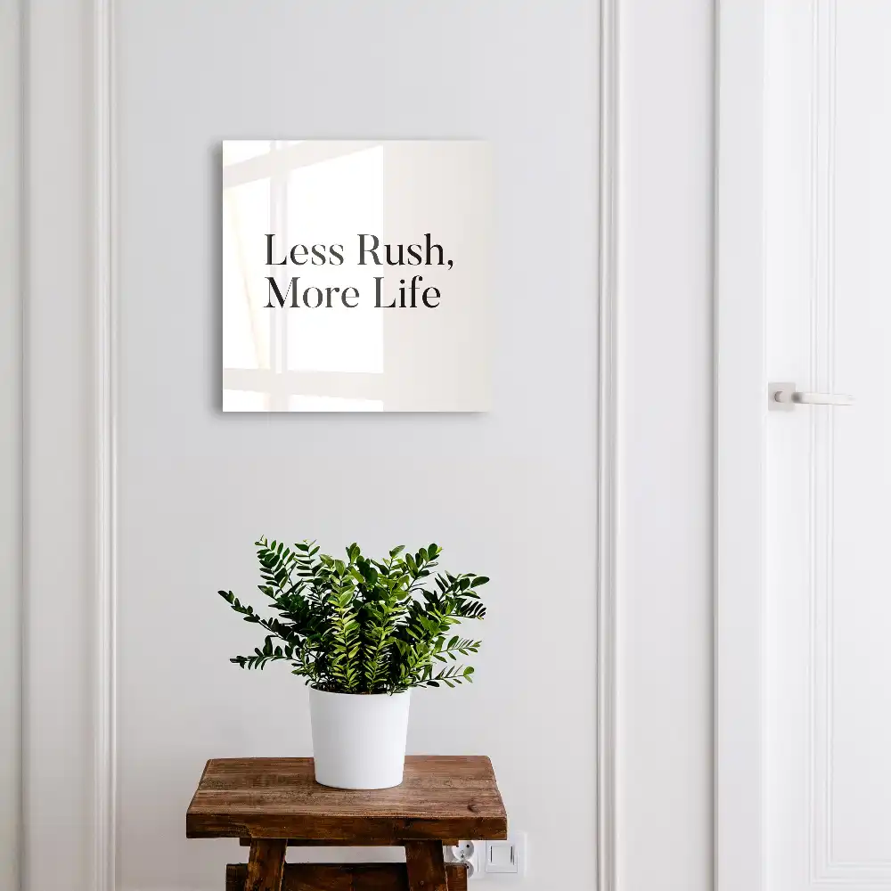 Szafka na klucze minimalistyczny napis motywujący do przemyśleń