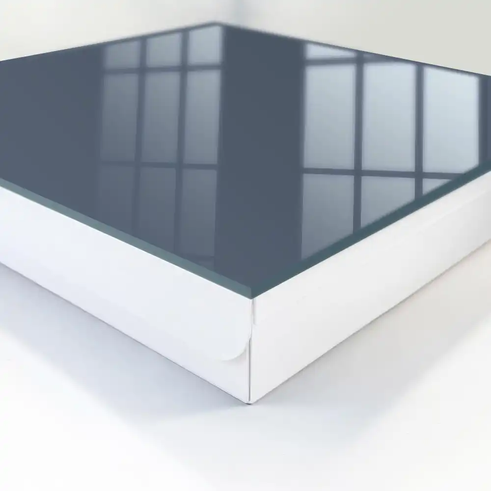 Szafka na klucze monochromatyczny i elegancki design