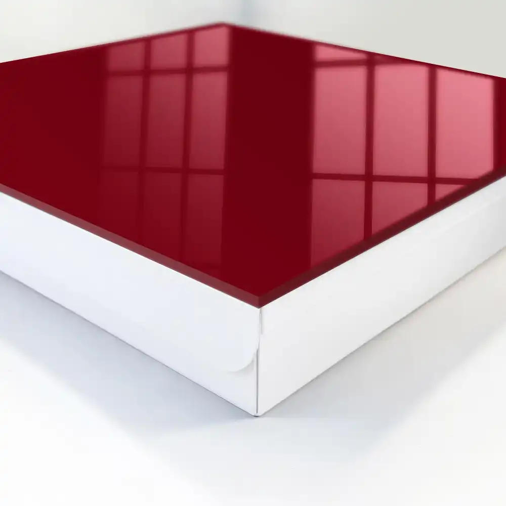 Szafeczka na klucze jednolity odcień bordowy elegancki minimalistyczny