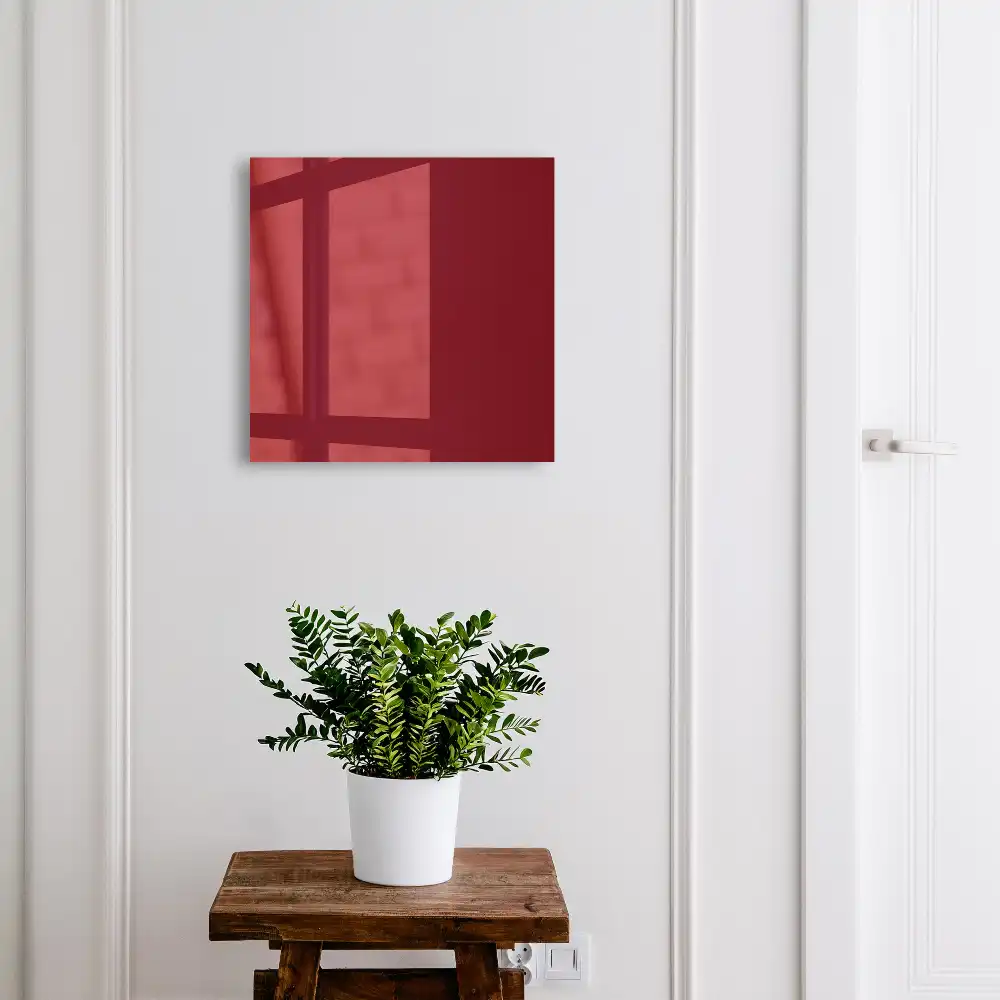 Szafeczka na klucze jednolity odcień bordowy elegancki minimalistyczny