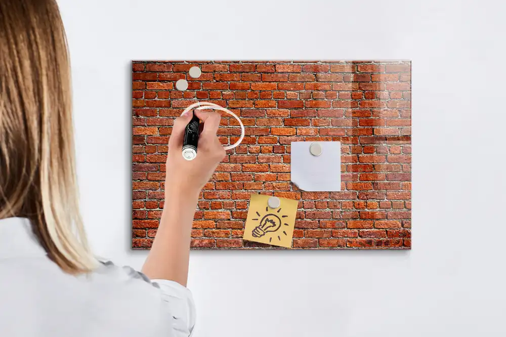 Tablica magnetyczna do rysowania zabytkowa ściana z cegieł