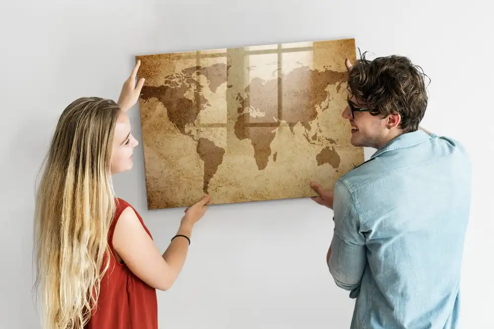 Tablica magnetyczna suchościeralna stara mapa świata w tle