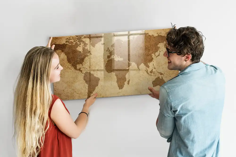 Tablica magnetyczna suchościeralna stara mapa świata w tle
