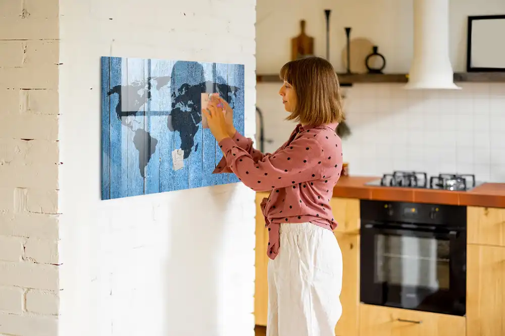 Tablica magnetyczna z pisakiem mapa świata na drewnie