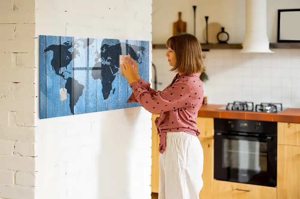 Tablica magnetyczna z pisakiem mapa świata na drewnie