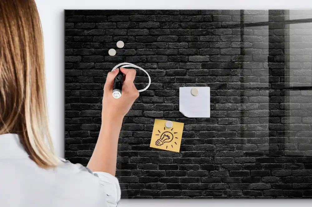 Tablica magnetyczna z pisakiem ciemny mur z cegły
