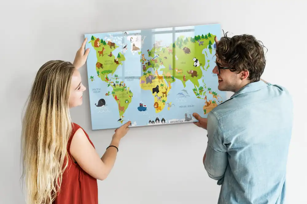 Tablica suchościeralna magnetyczna mapa świata ze zwierzętami