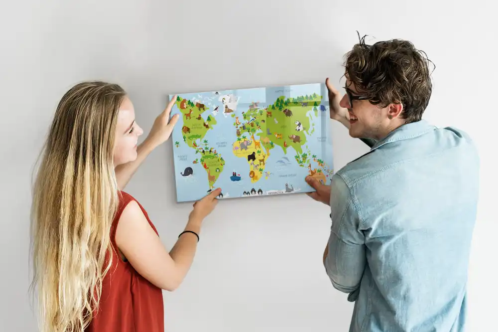 Tablica suchościeralna magnetyczna mapa świata ze zwierzętami