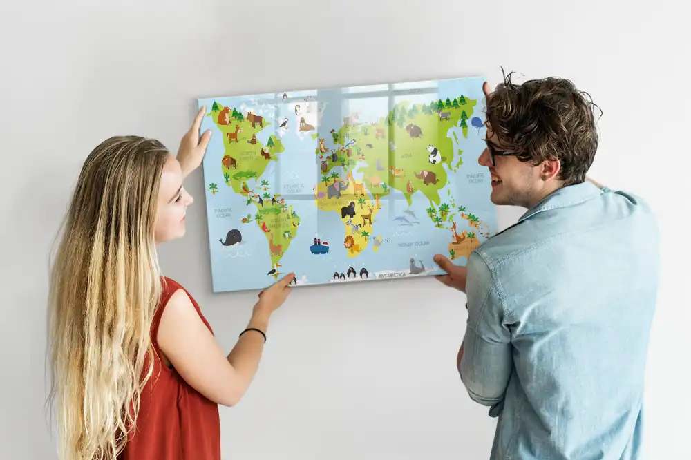 Tablica suchościeralna magnetyczna mapa świata ze zwierzętami