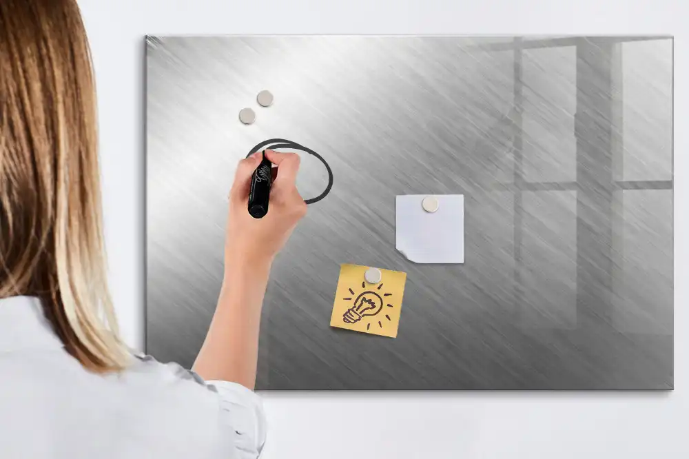 Tablica suchościeralna magnetyczna metalowa ściana