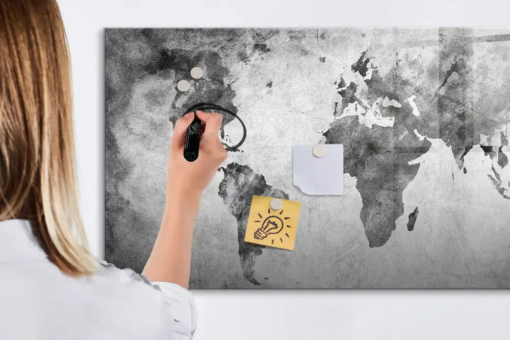 Tablica suchościeralna magnetyczna siatka geograficzna świata