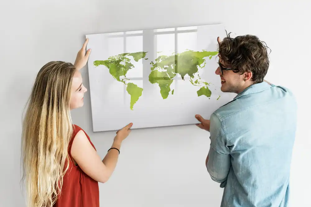 Tablica magnetyczna z pisakiem rozmyta mapa świata akwarelą