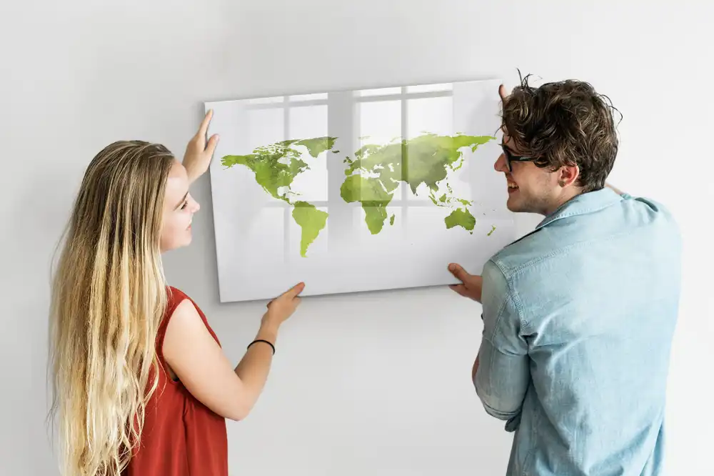 Tablica magnetyczna z pisakiem rozmyta mapa świata akwarelą