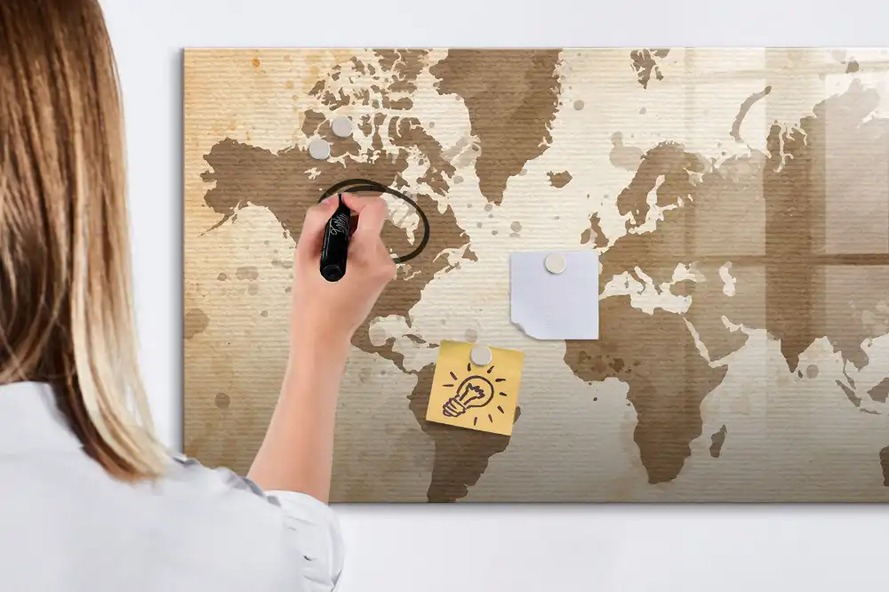 Tablica do rysowania magnetyczna ilustrowana mapa świata