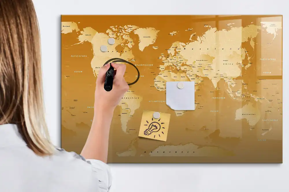 Tablica magnetyczna z pisakiem współczesna mapa świata