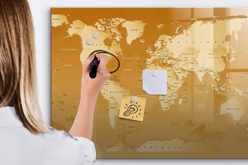 Tablica magnetyczna z pisakiem współczesna mapa świata