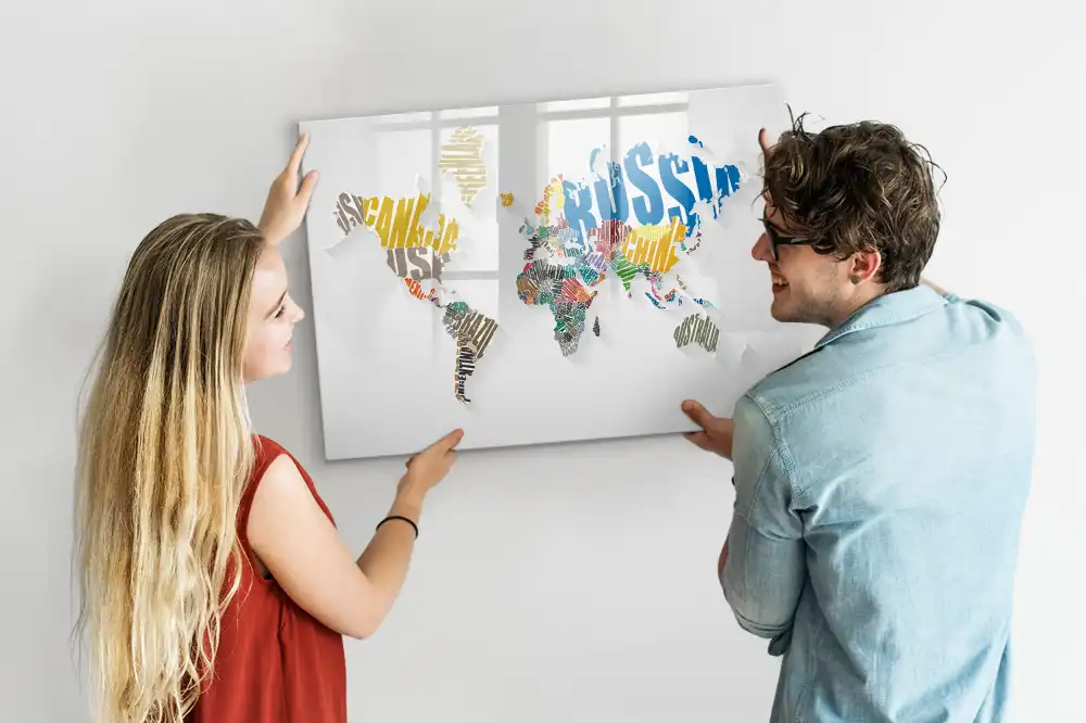 Tablica do rysowania magnetyczna napisy tworzące mapę świata