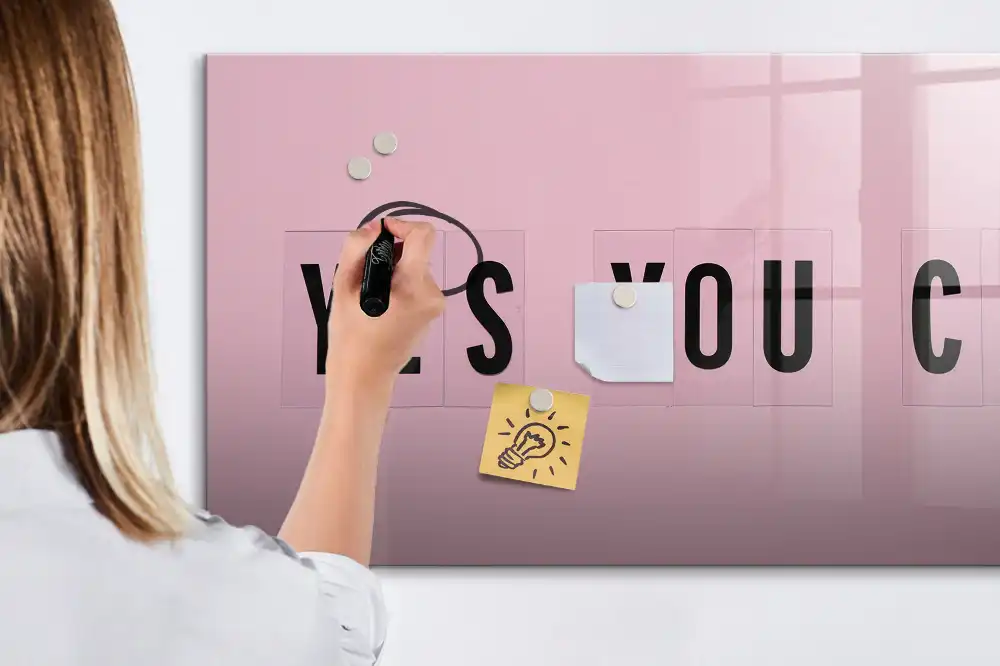 Tablica magnetyczna do pisania napis poradzisz sobie ze wszystkim