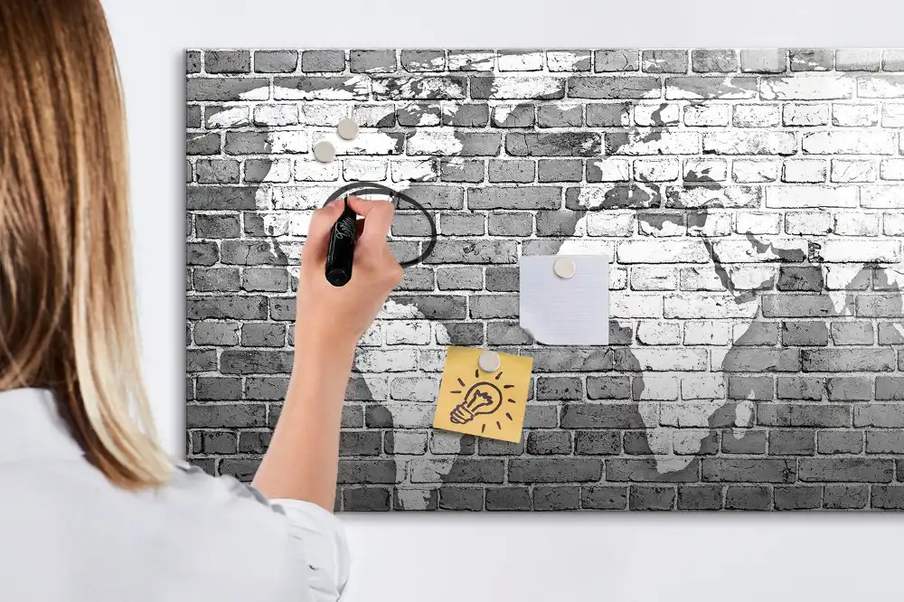 Tablica suchościeralna magnetyczna mapa świata na cegłach
