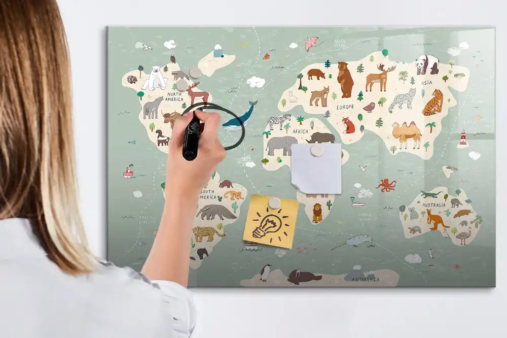 Tablica suchościeralna magnetyczna atlas świata ze zwierzątkami