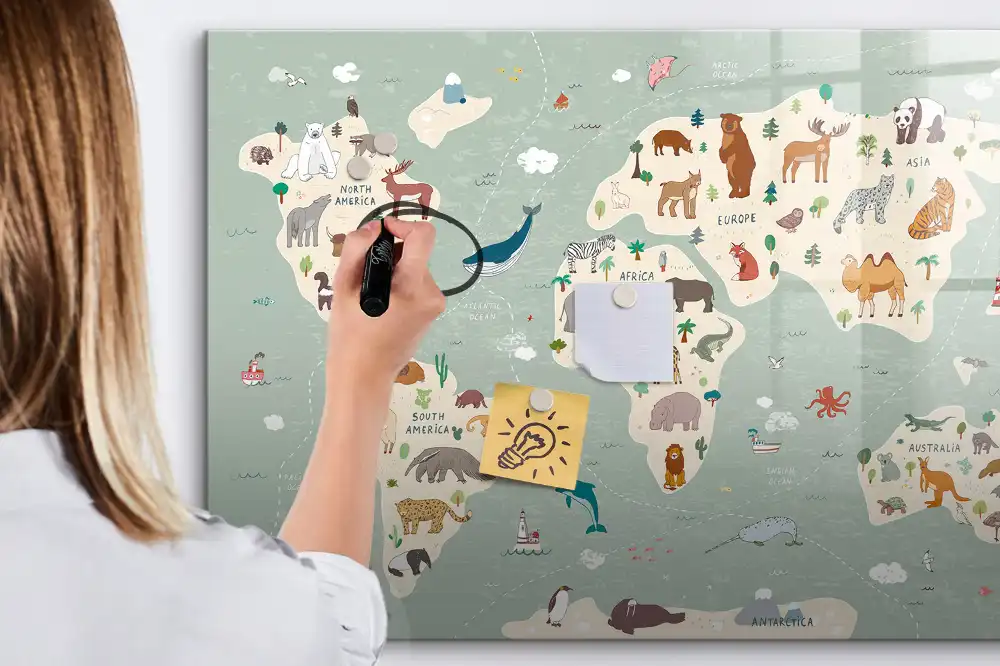 Tablica suchościeralna magnetyczna atlas świata ze zwierzątkami