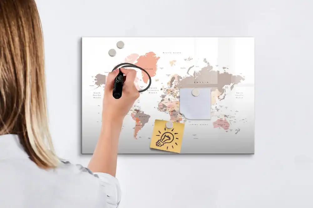 Tablica magnetyczna z pisakiem ścienna mapa świata