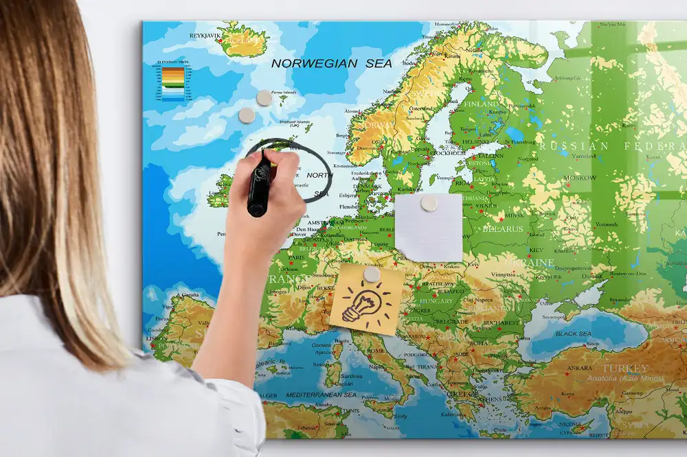 Tablica magnetyczna z pisakiem szkolna mapa świata