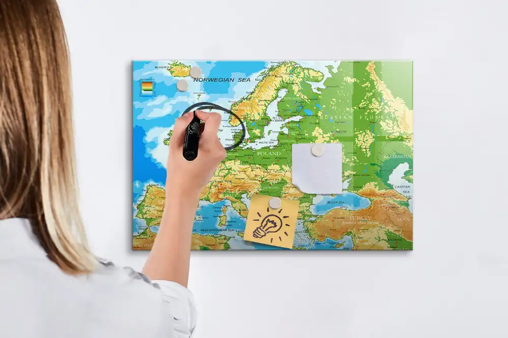 Tablica magnetyczna z pisakiem szkolna mapa świata