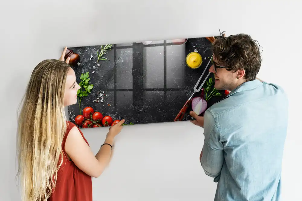 Tablica na magnesy warzywa na blacie kuchennym
