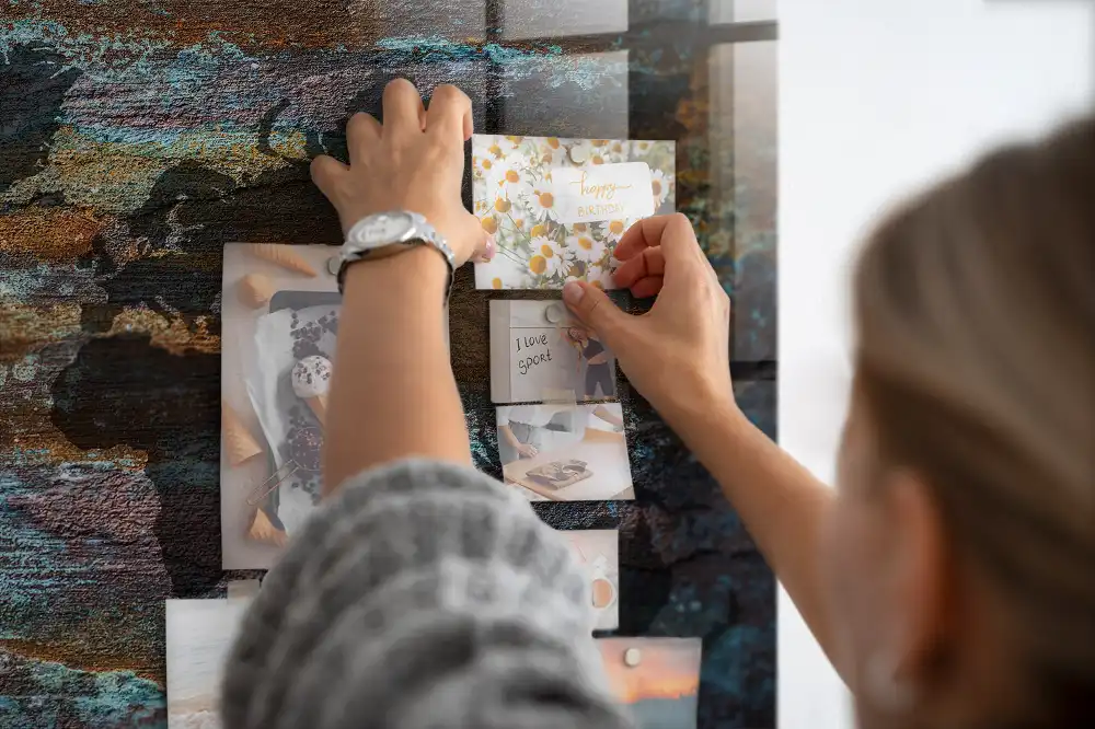 Szklana tablica magnetyczna zardzewiała mapa świata