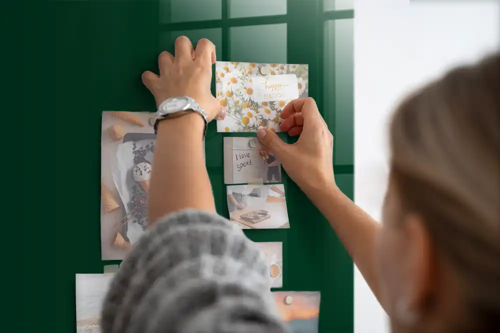 Tablica magnetyczna na ścianę kolor butelkowa zieleń